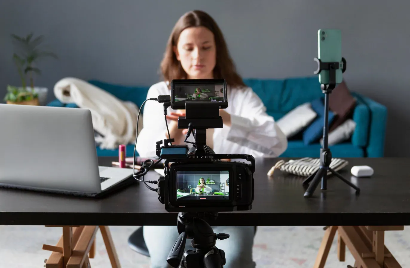 เล่าเรื่องแบรนด์คุณ: ศิลปะการตลาดวิดีโอ Kinetaranesc